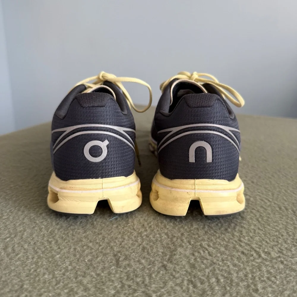 On Cloud Cloudflow Running Shoes Women’s Size W 10 Gray Yellow Athletic Sneakers